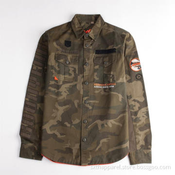 Långärmad barntröja med camo-tryck